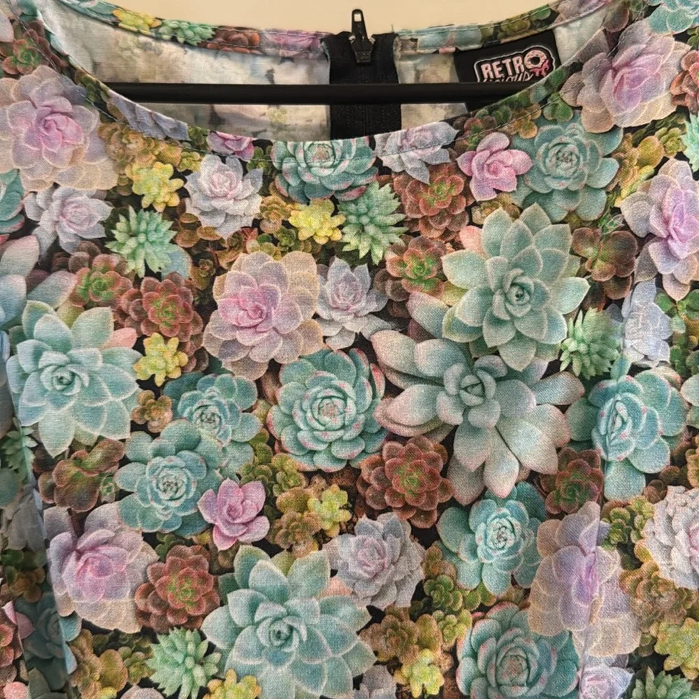RetroLicious sleeveless dress with beautiful succulent pattern! 🪴 - Picture 2 of 7